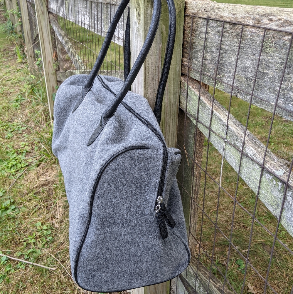 DSW Gray Felt Duffle NWOT - Picture 3 of 5
